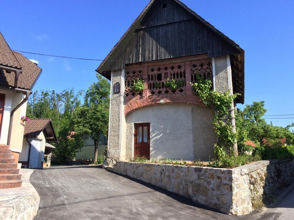 Gostilna Turk Hotel Hotedrsica Exterior photo